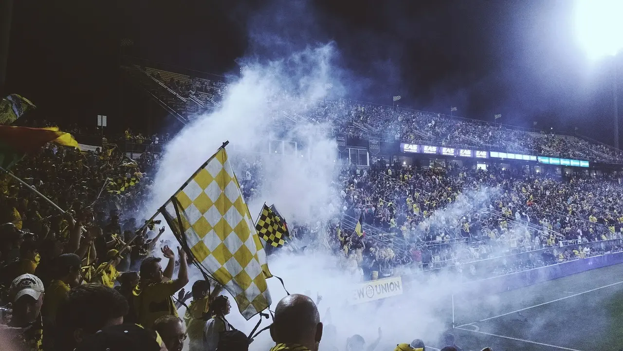 Primera Nacional runde 34: storsejr i Avellaneda, skarpe udesejre og dramatiske uafgjorte