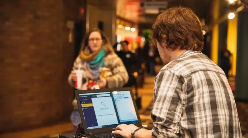 70 60 68 83 – Sikker at svare?