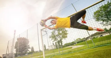 Sene udligninger, straffesparksdrama og tre målløse opgør – sådan udspillede runde 6 sig i Primera B Metropolitana