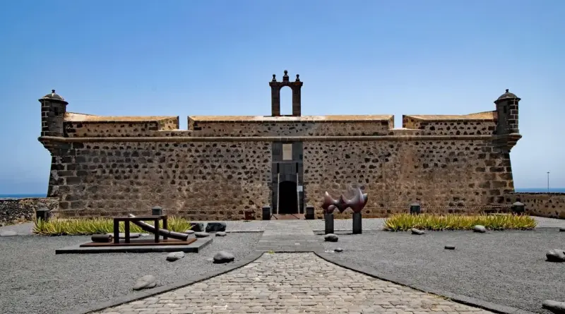 Skyggepladser og familieafsnit på Estadio Amalfitani